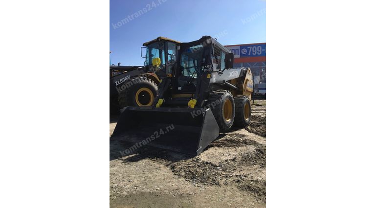 Мини погрузчик XCMG XT760